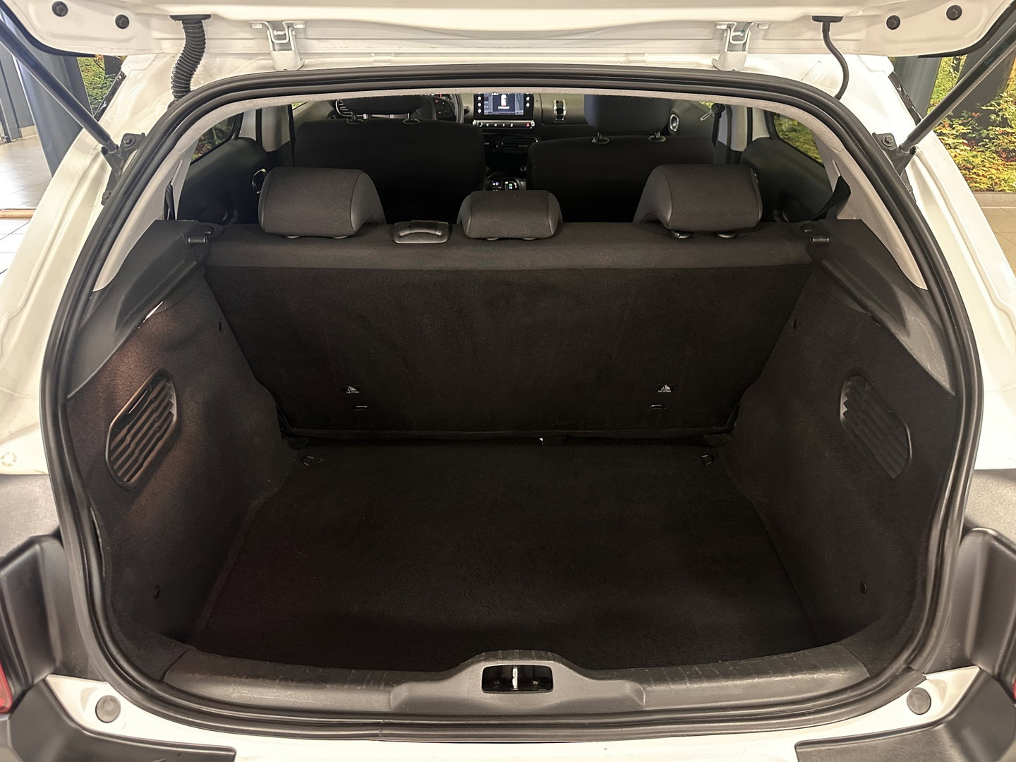 Citroën C4 Cactus 1.2 PureTech Business | Automaat | Origneel Nederlands | Achteruitrijcamera | Cruise Control | Parkeersensoren Achter | Bluetooth | Isofix | Navigatie