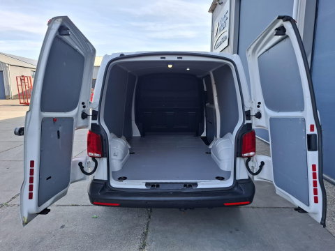 Volkswagen Transporter 2.0 TDI L2H1 30 Comfortline CARPLAY / L2H1 / CRUISE CONTROLE / AIRCO / EURO 6
