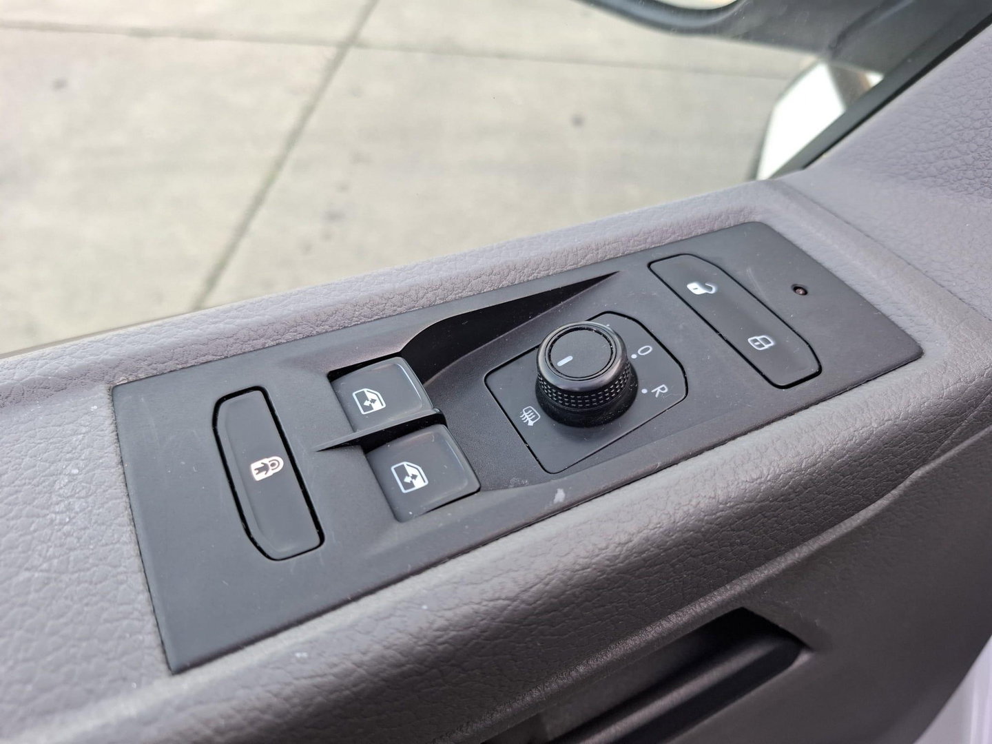 Volkswagen Transporter 2.0 TDI L2H1 30 Comfortline CARPLAY / L2H1 / CRUISE CONTROLE / AIRCO / EURO 6