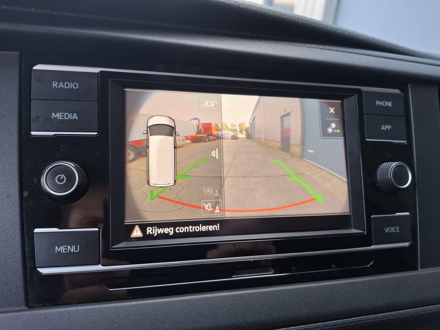 Volkswagen Transporter 2.0 TDI L2H1 30 Comfortline CARPLAY / L2H1 / CRUISE CONTROLE / AIRCO / EURO 6