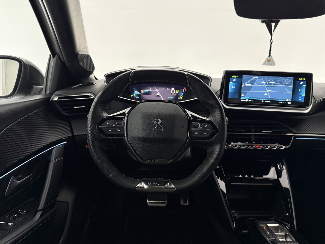 Peugeot e-208