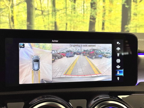 Mercedes-Benz A-Klasse 250 e Premium Plus | Grafietgrijs Mango | Burmester | Panorama dak | Head-Up Display | 360° Camera | Multibeam Led | Sfeerverlichting | Trekhaak | Apple Carplay | Android Auto |