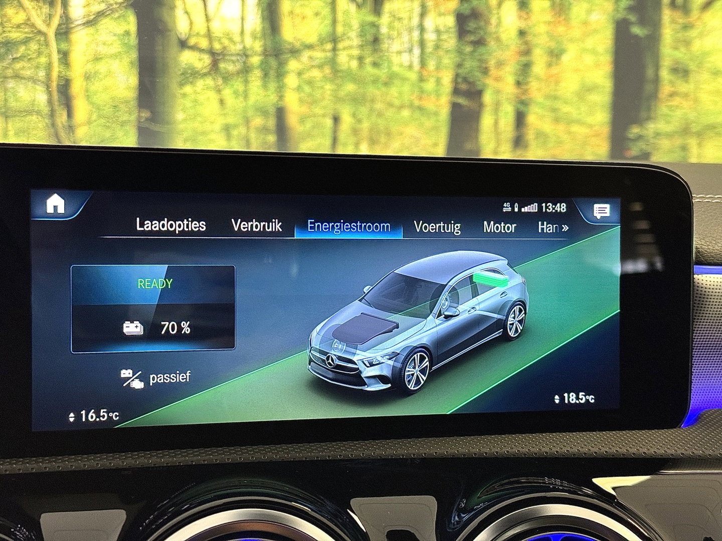 Mercedes-Benz A-Klasse 250 e Premium Plus | Grafietgrijs Mango | Burmester | Panorama dak | Head-Up Display | 360° Camera | Multibeam Led | Sfeerverlichting | Trekhaak | Apple Carplay | Android Auto |
