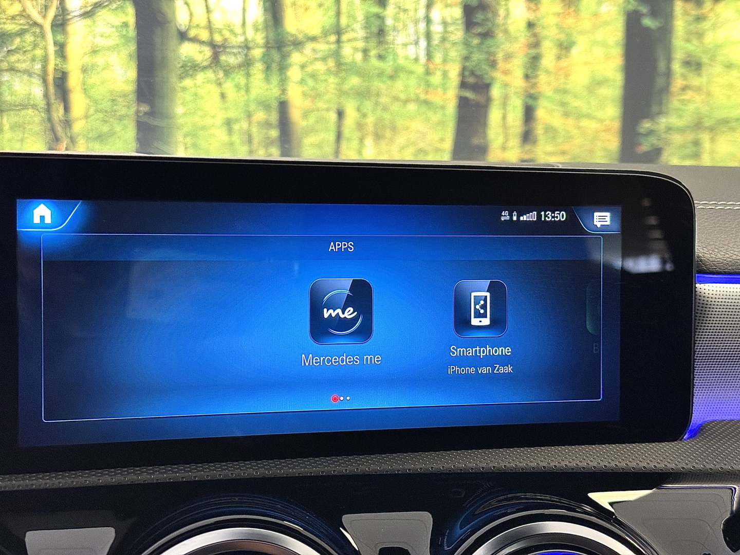 Mercedes-Benz A-Klasse 250 e Premium Plus | Grafietgrijs Mango | Burmester | Panorama dak | Head-Up Display | 360° Camera | Multibeam Led | Sfeerverlichting | Trekhaak | Apple Carplay | Android Auto |