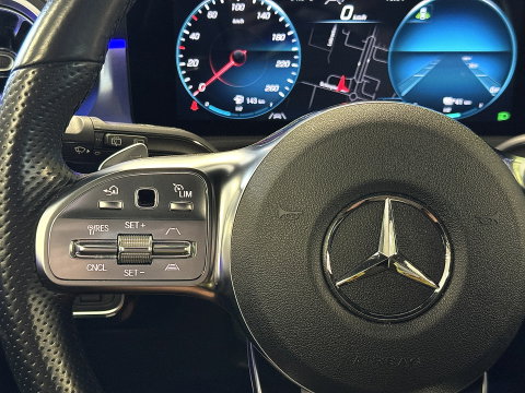 Mercedes-Benz A-Klasse 250 e Premium Plus | Grafietgrijs Mango | Burmester | Panorama dak | Head-Up Display | 360° Camera | Multibeam Led | Sfeerverlichting | Trekhaak | Apple Carplay | Android Auto |