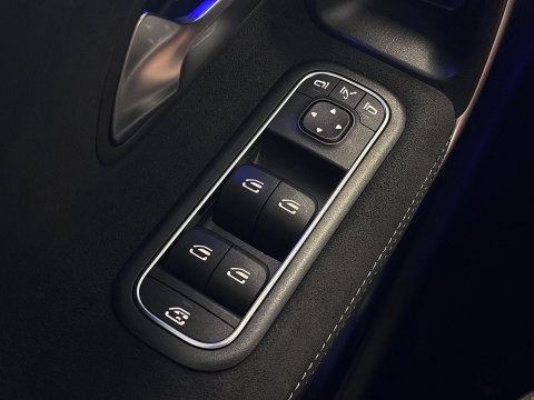 Mercedes-Benz A-Klasse 250 e Premium Plus | Grafietgrijs Mango | Burmester | Panorama dak | Head-Up Display | 360° Camera | Multibeam Led | Sfeerverlichting | Trekhaak | Apple Carplay | Android Auto |