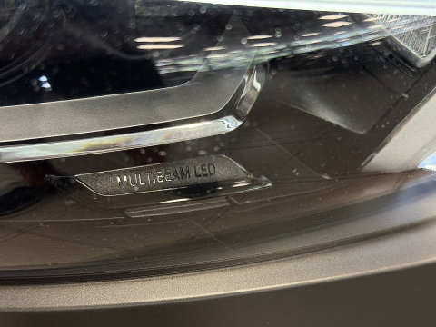 Mercedes-Benz A-Klasse 250 e Premium Plus | Grafietgrijs Mango | Burmester | Panorama dak | Head-Up Display | 360° Camera | Multibeam Led | Sfeerverlichting | Trekhaak | Apple Carplay | Android Auto |