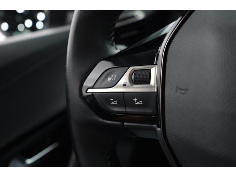 Peugeot 2008 1.2 PureTech Blue Lease Allure | Cruise Control | Camera | Navi | Stoelverw. | DAB | Android Auto | 17'' | PDC+A