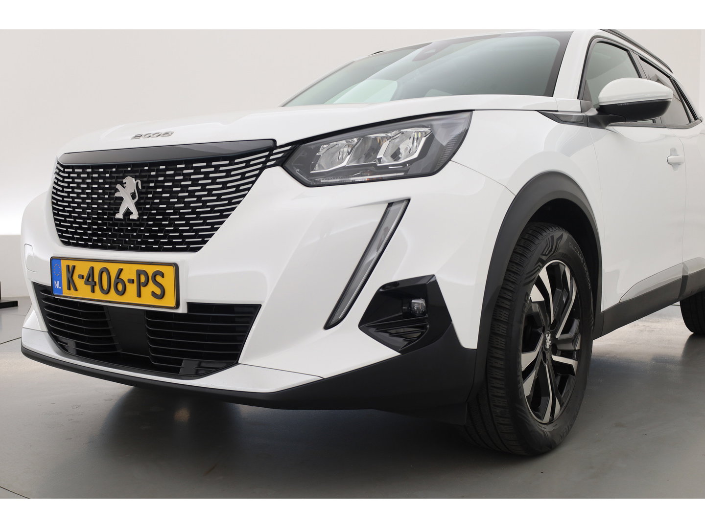 Peugeot 2008 1.2 PureTech Blue Lease Allure | Cruise Control | Camera | Navi | Stoelverw. | DAB | Android Auto | 17'' | PDC+A