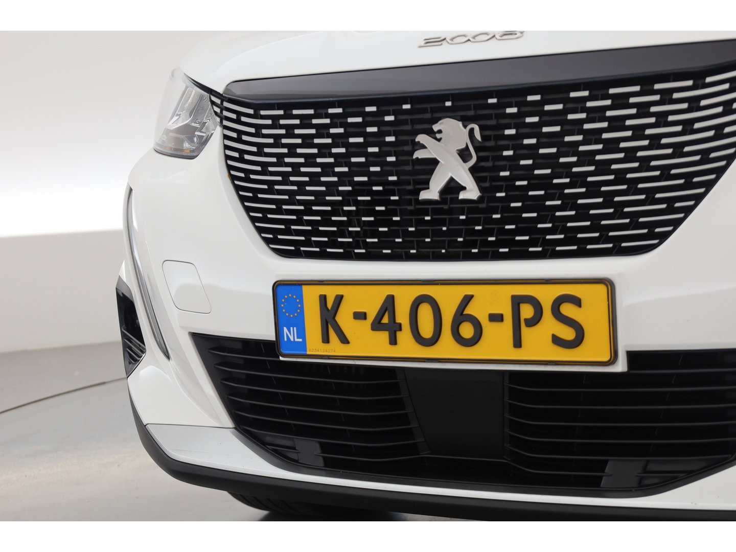 Peugeot 2008 1.2 PureTech Blue Lease Allure | Cruise Control | Camera | Navi | Stoelverw. | DAB | Android Auto | 17'' | PDC+A