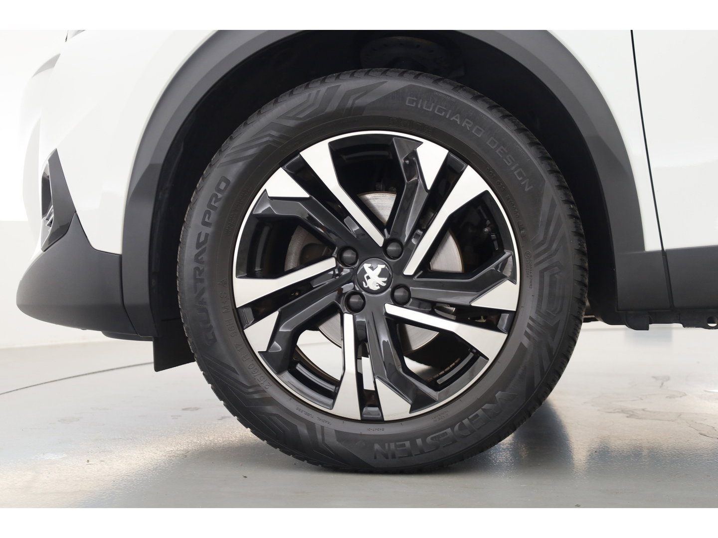 Peugeot 2008 1.2 PureTech Blue Lease Allure | Cruise Control | Camera | Navi | Stoelverw. | DAB | Android Auto | 17'' | PDC+A