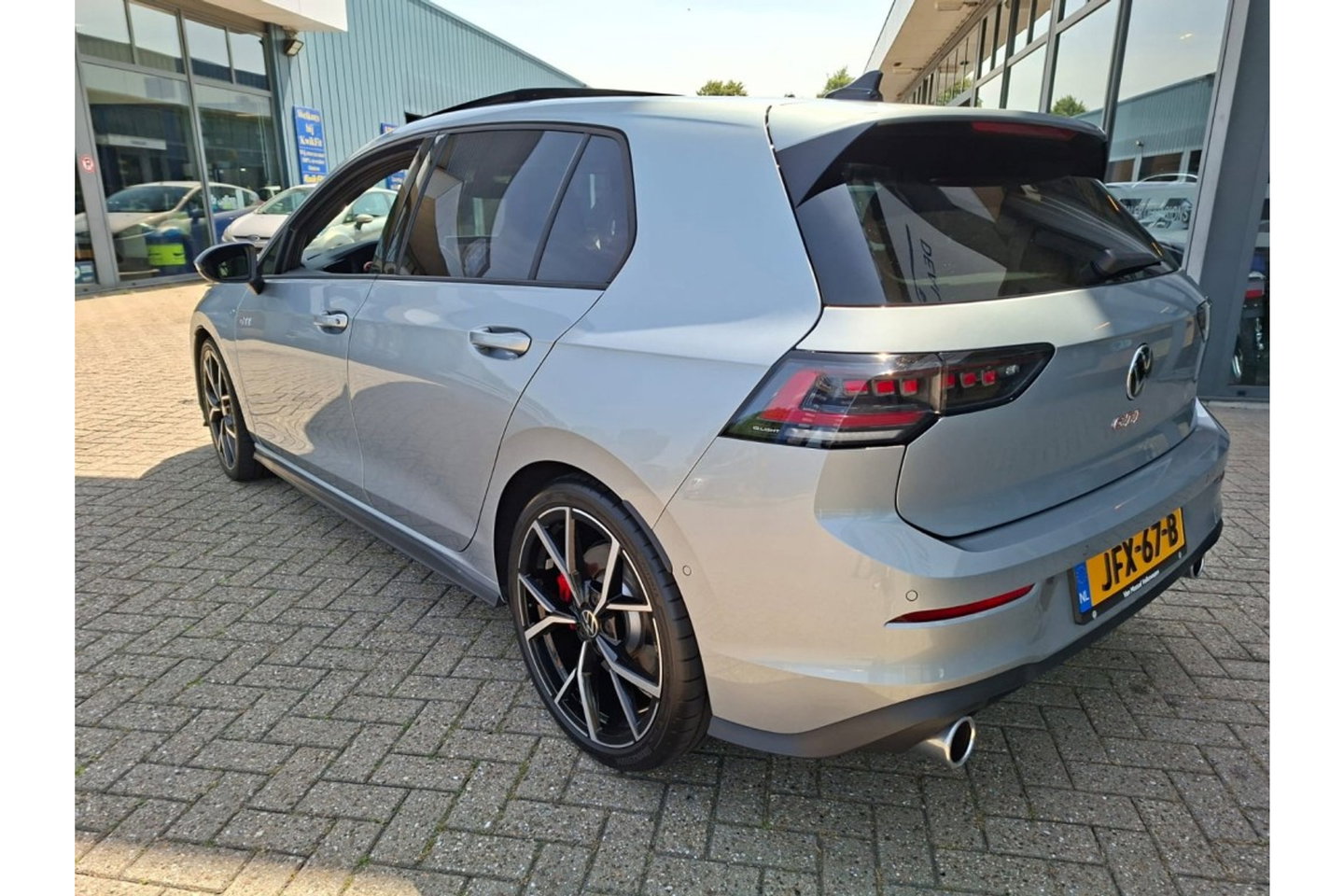 Volkswagen Golf 2.0 TSI GTI 265PK AUTOMAAT PANO NAVI CAMERA HEAD-UP LMV 19 INCH