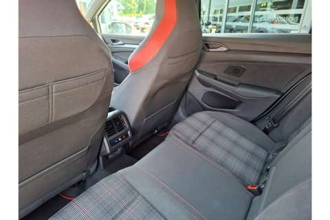 Volkswagen Golf 2.0 TSI GTI 265PK AUTOMAAT PANO NAVI CAMERA HEAD-UP LMV 19 INCH