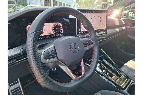 Volkswagen Golf 2.0 TSI GTI 265PK AUTOMAAT PANO NAVI CAMERA HEAD-UP LMV 19 INCH
