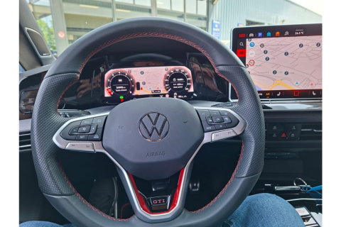 Volkswagen Golf 2.0 TSI GTI 265PK AUTOMAAT PANO NAVI CAMERA HEAD-UP LMV 19 INCH
