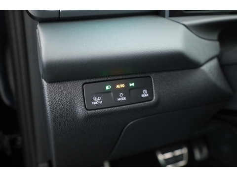 Volkswagen T-Roc 1.5 eTsi R-Line First Edition | Dig. Cockpit | IQ Light | Pano | Adapt. Cruise | Trekhaak | Head-up | Harman Kardon | Keyless | 360cam | Stoel- Stuurverw.