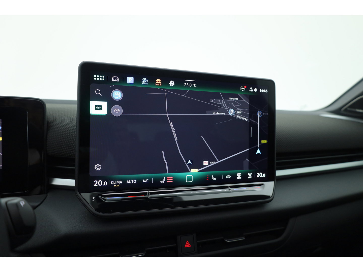 Volkswagen T-Roc 1.5 eTsi R-Line First Edition | Dig. Cockpit | IQ Light | Pano | Adapt. Cruise | Trekhaak | Head-up | Harman Kardon | Keyless | 360cam | Stoel- Stuurverw.