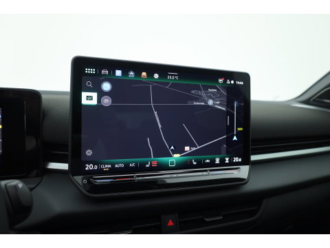 Volkswagen T-Roc 1.5 eTsi R-Line First Edition | Dig. Cockpit | IQ Light | Pano | Adapt. Cruise | Trekhaak | Head-up | Harman Kardon | Keyless | 360cam | Stoel- Stuurverw.