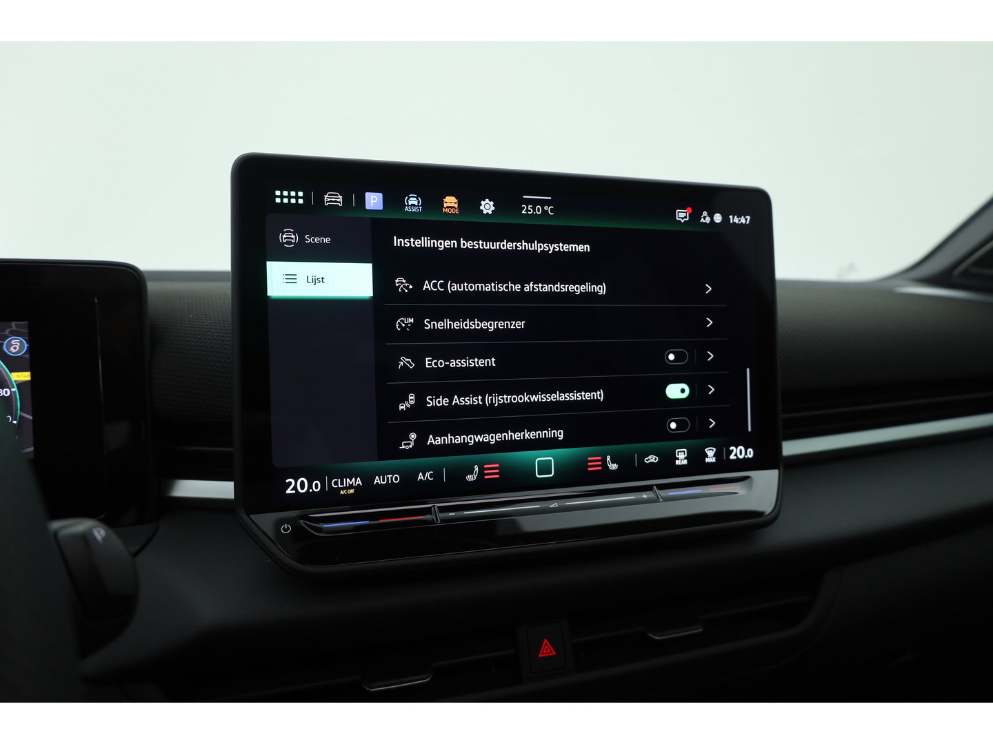 Volkswagen T-Roc 1.5 eTsi R-Line First Edition | Dig. Cockpit | IQ Light | Pano | Adapt. Cruise | Trekhaak | Head-up | Harman Kardon | Keyless | 360cam | Stoel- Stuurverw.