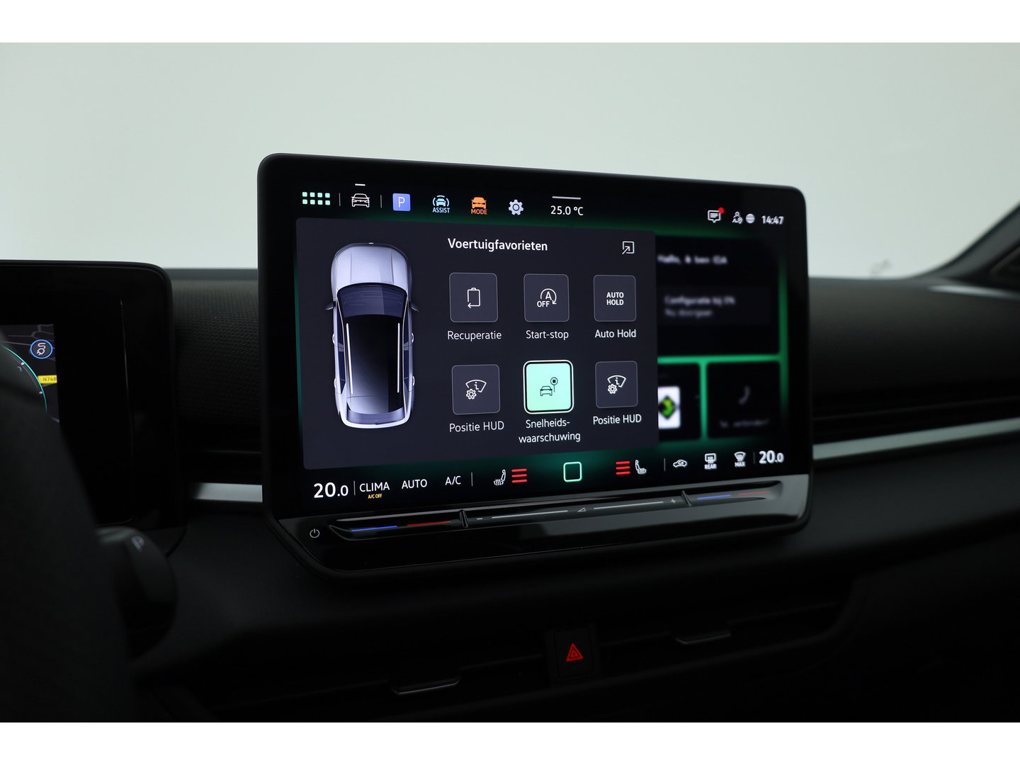 Volkswagen T-Roc 1.5 eTsi R-Line First Edition | Dig. Cockpit | IQ Light | Pano | Adapt. Cruise | Trekhaak | Head-up | Harman Kardon | Keyless | 360cam | Stoel- Stuurverw.