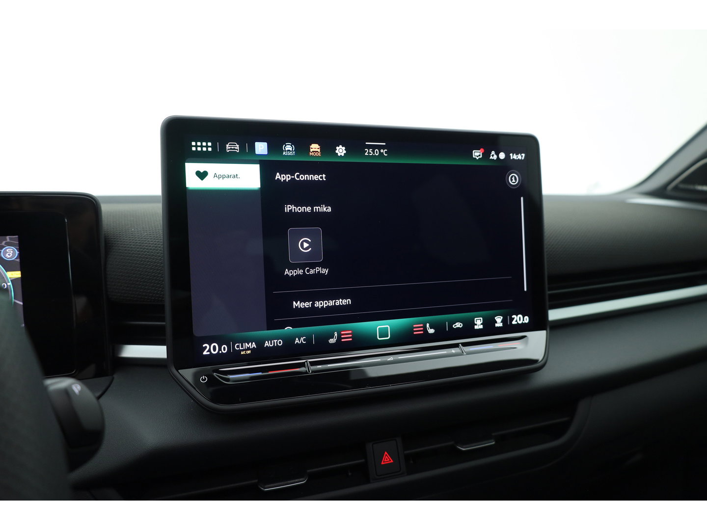 Volkswagen T-Roc 1.5 eTsi R-Line First Edition | Dig. Cockpit | IQ Light | Pano | Adapt. Cruise | Trekhaak | Head-up | Harman Kardon | Keyless | 360cam | Stoel- Stuurverw.