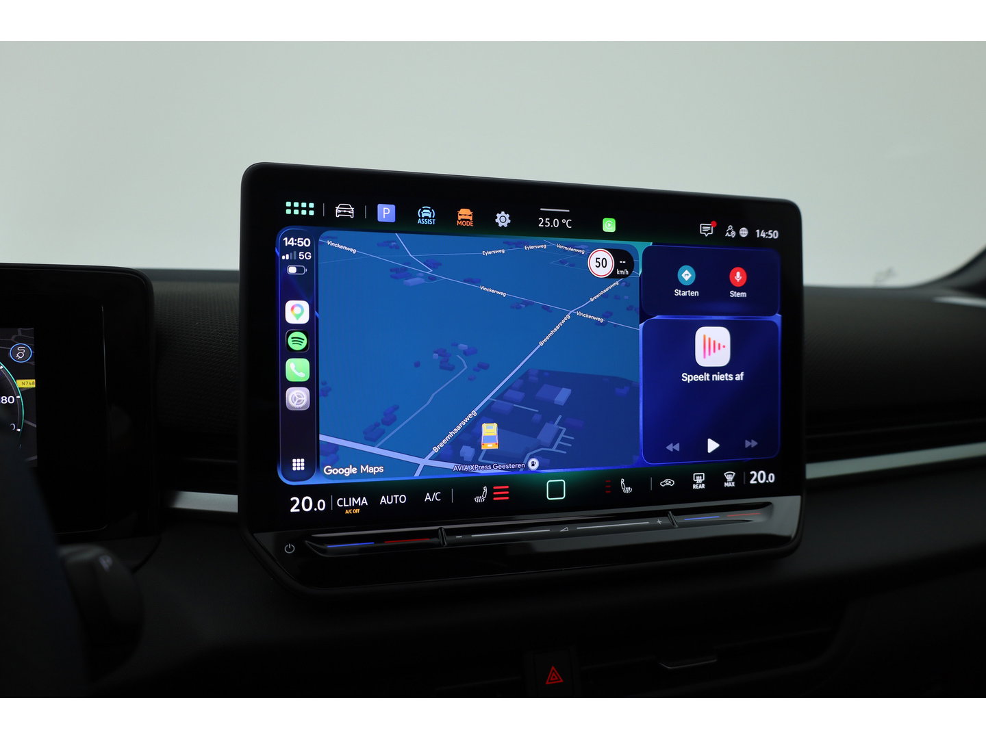 Volkswagen T-Roc 1.5 eTsi R-Line First Edition | Dig. Cockpit | IQ Light | Pano | Adapt. Cruise | Trekhaak | Head-up | Harman Kardon | Keyless | 360cam | Stoel- Stuurverw.