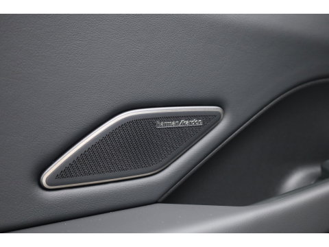 Volkswagen T-Roc 1.5 eTsi R-Line First Edition | Dig. Cockpit | IQ Light | Pano | Adapt. Cruise | Trekhaak | Head-up | Harman Kardon | Keyless | 360cam | Stoel- Stuurverw.