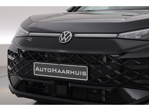 Volkswagen T-Roc 1.5 eTsi R-Line First Edition | Dig. Cockpit | IQ Light | Pano | Adapt. Cruise | Trekhaak | Head-up | Harman Kardon | Keyless | 360cam | Stoel- Stuurverw.