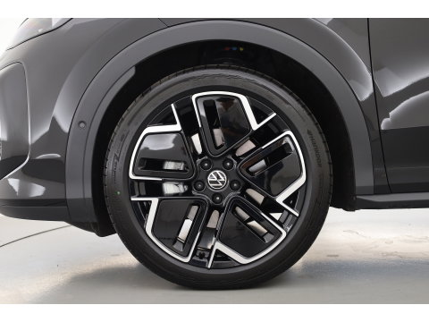 Volkswagen T-Roc 1.5 eTsi R-Line First Edition | Dig. Cockpit | IQ Light | Pano | Adapt. Cruise | Trekhaak | Head-up | Harman Kardon | Keyless | 360cam | Stoel- Stuurverw.