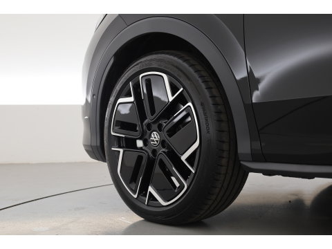 Volkswagen T-Roc 1.5 eTsi R-Line First Edition | Dig. Cockpit | IQ Light | Pano | Adapt. Cruise | Trekhaak | Head-up | Harman Kardon | Keyless | 360cam | Stoel- Stuurverw.