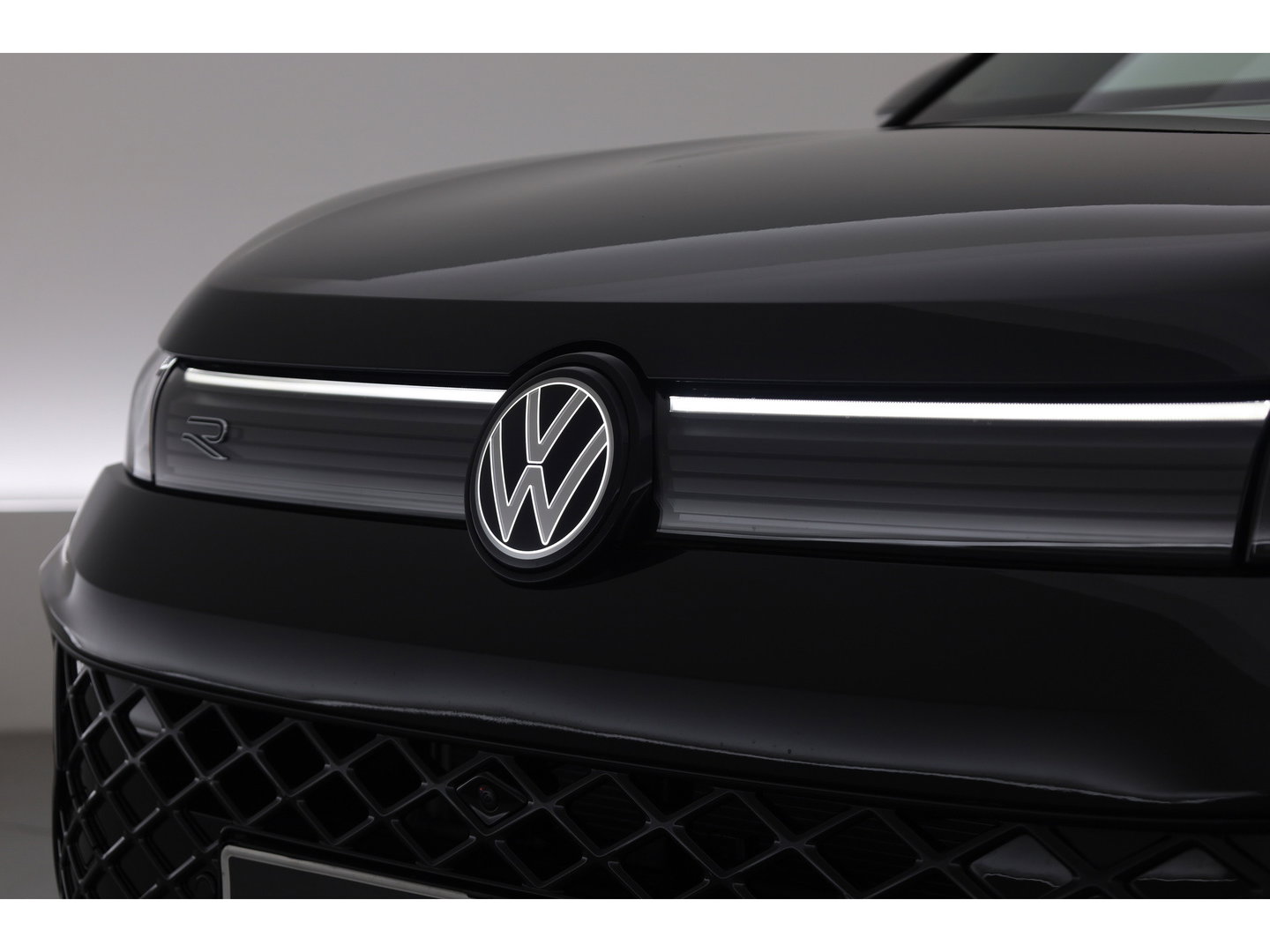 Volkswagen Tiguan 1.5 eHybrid R-Line Black Style 272pk Nieuw | Stoelventi. | Memory | Pano | 360cam | Leder | Elek. Trekhaak | HUD | Adapt. Cruise | Massage |