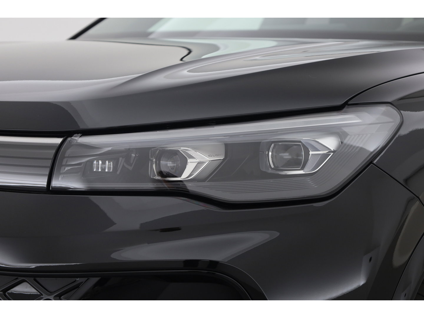 Volkswagen Tiguan 1.5 eHybrid R-Line Black Style 272pk Nieuw | Stoelventi. | Memory | Pano | 360cam | Leder | Elek. Trekhaak | HUD | Adapt. Cruise | Massage |