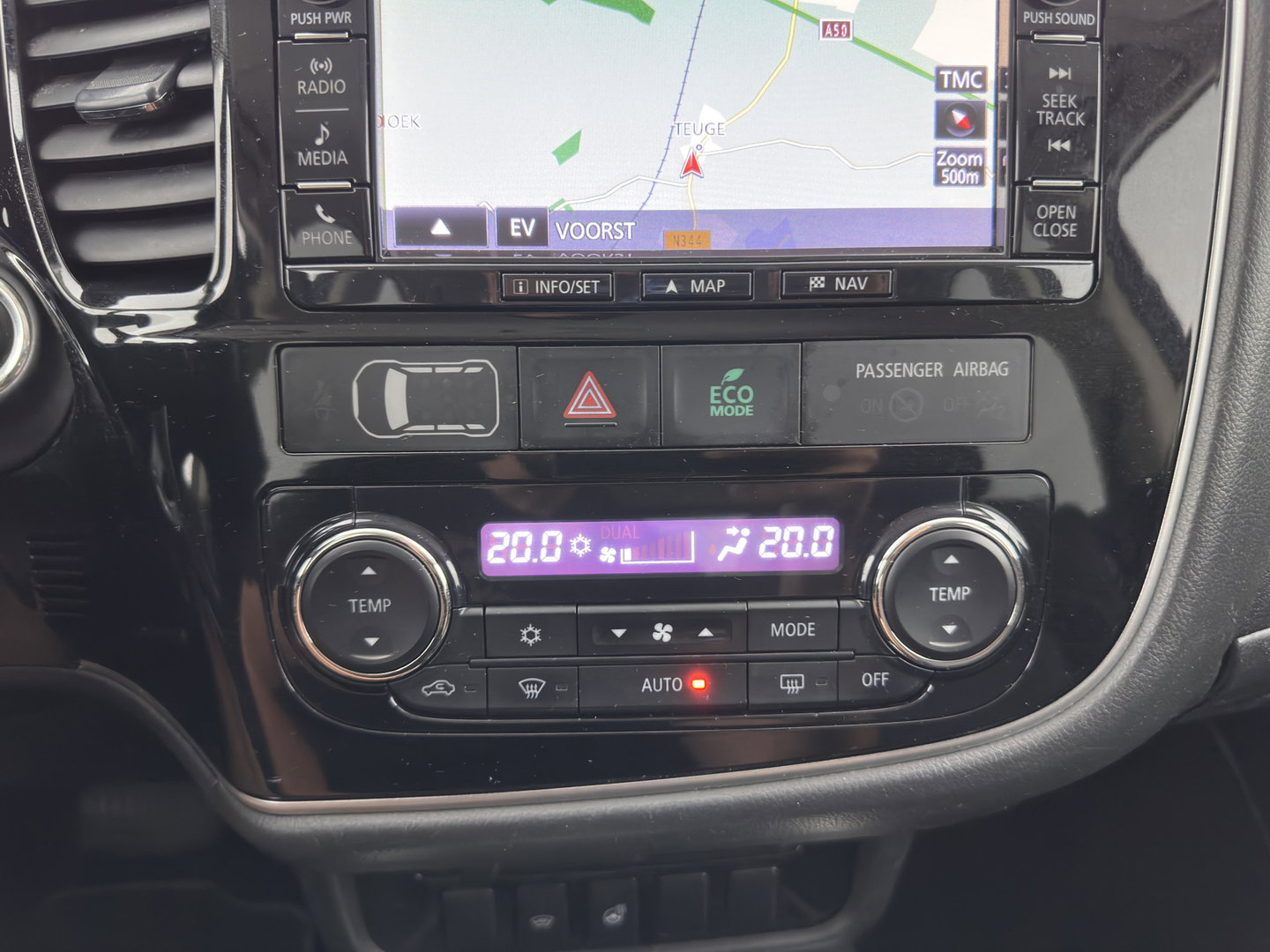 Mitsubishi Outlander 2.0 PHEV instyle AWD (Plug-In) Aut *LEATHER | FULL-LED | NAVI-FULLMAP | KEYLESS | TOPVIEW | HEATED-COMFORTSEATS | ECC | SHIFT-PADDLES | PDC | CRUISE | PRIVACY-GLASS | DAB | TOWBAR | 18''ALU *