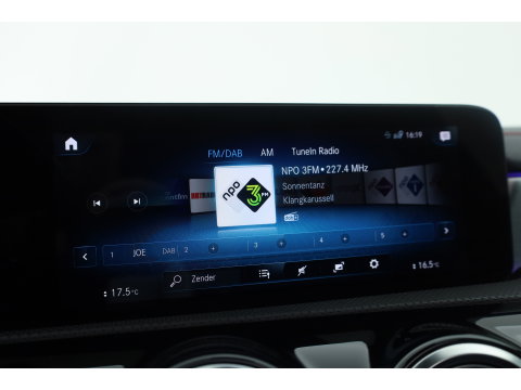 Mercedes-Benz CLA-Klasse Shooting Brake 180 Business Solution AMG | AMG-Styling | Matrix Led | CarPlay | Burmester | Stoelverw. | Panoramadak | DAB