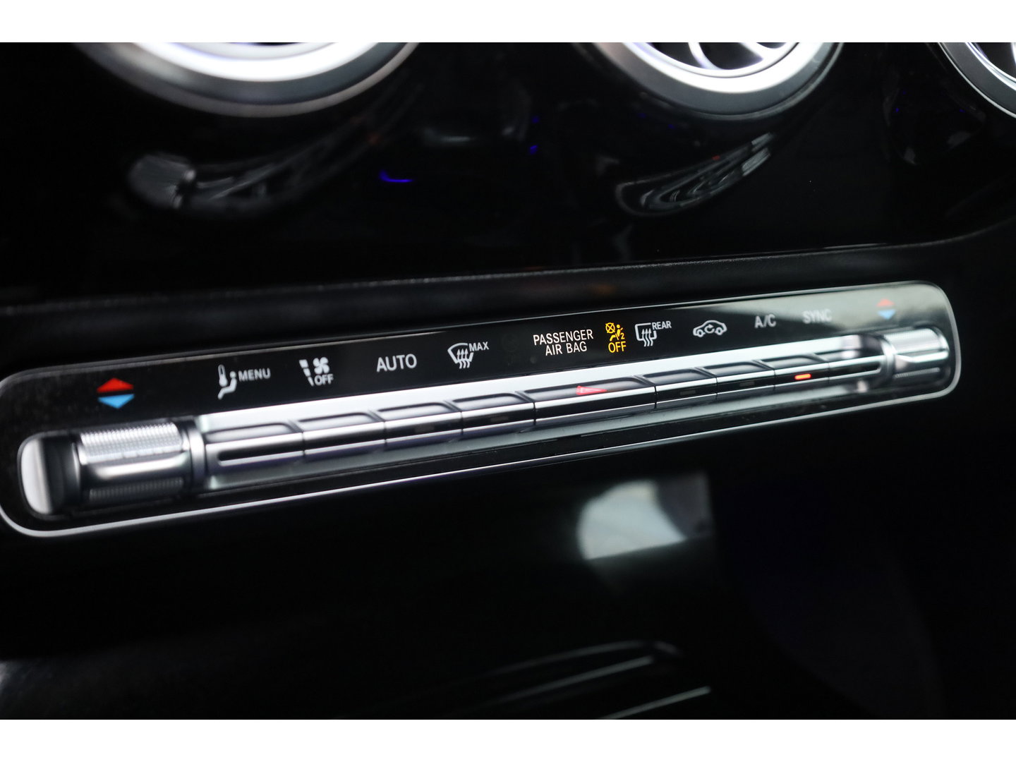 Mercedes-Benz CLA-Klasse Shooting Brake 180 Business Solution AMG | AMG-Styling | Matrix Led | CarPlay | Burmester | Stoelverw. | Panoramadak | DAB