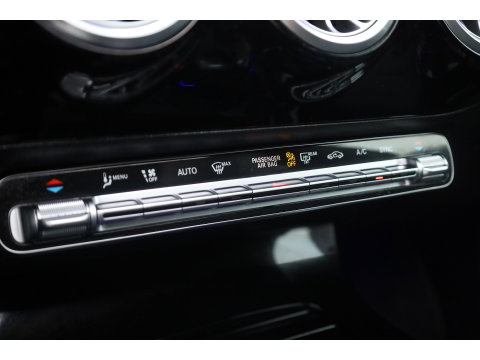 Mercedes-Benz CLA-Klasse Shooting Brake 180 Business Solution AMG | AMG-Styling | Matrix Led | CarPlay | Burmester | Stoelverw. | Panoramadak | DAB