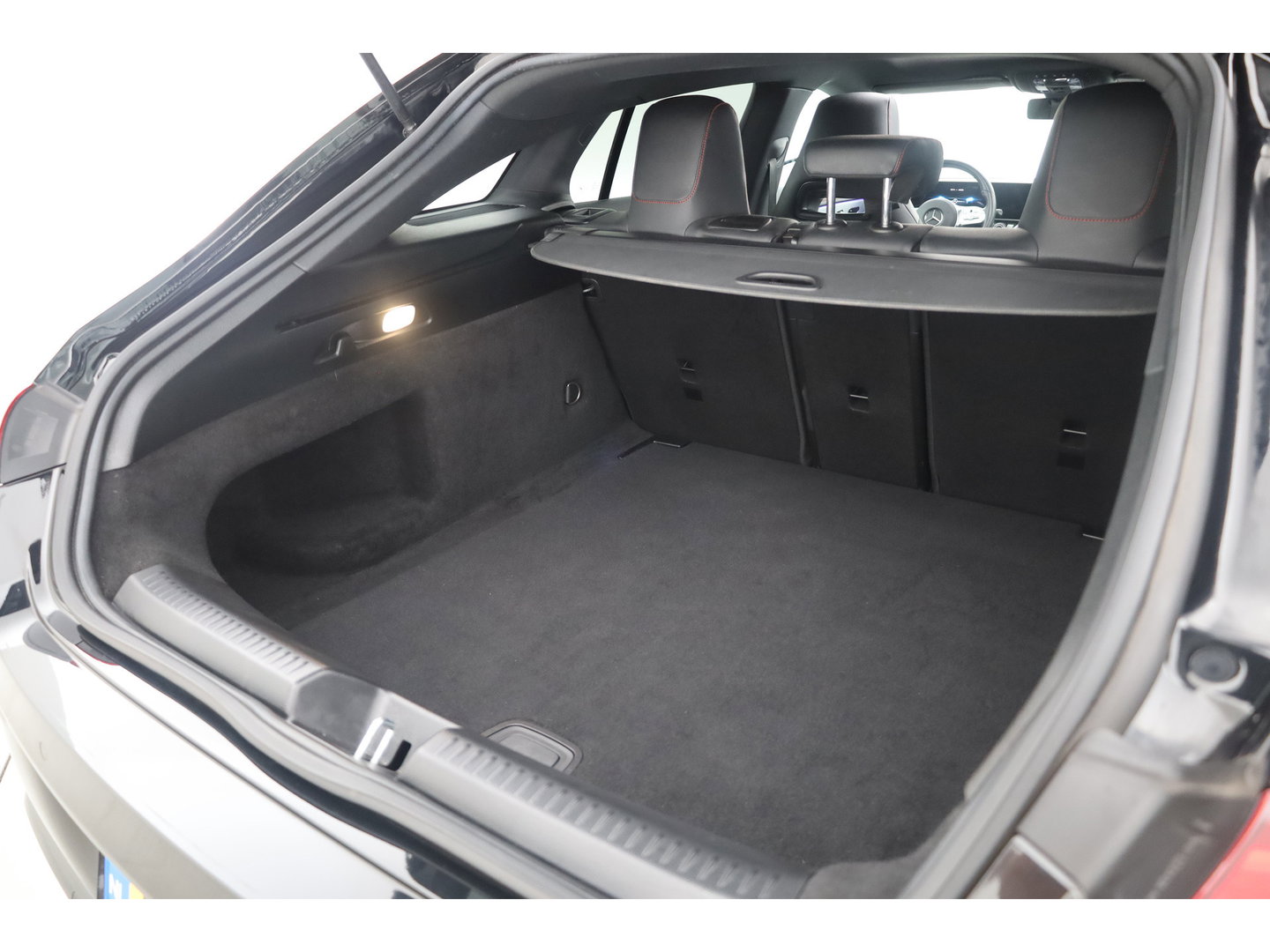 Mercedes-Benz CLA-Klasse Shooting Brake 180 Business Solution AMG | AMG-Styling | Matrix Led | CarPlay | Burmester | Stoelverw. | Panoramadak | DAB