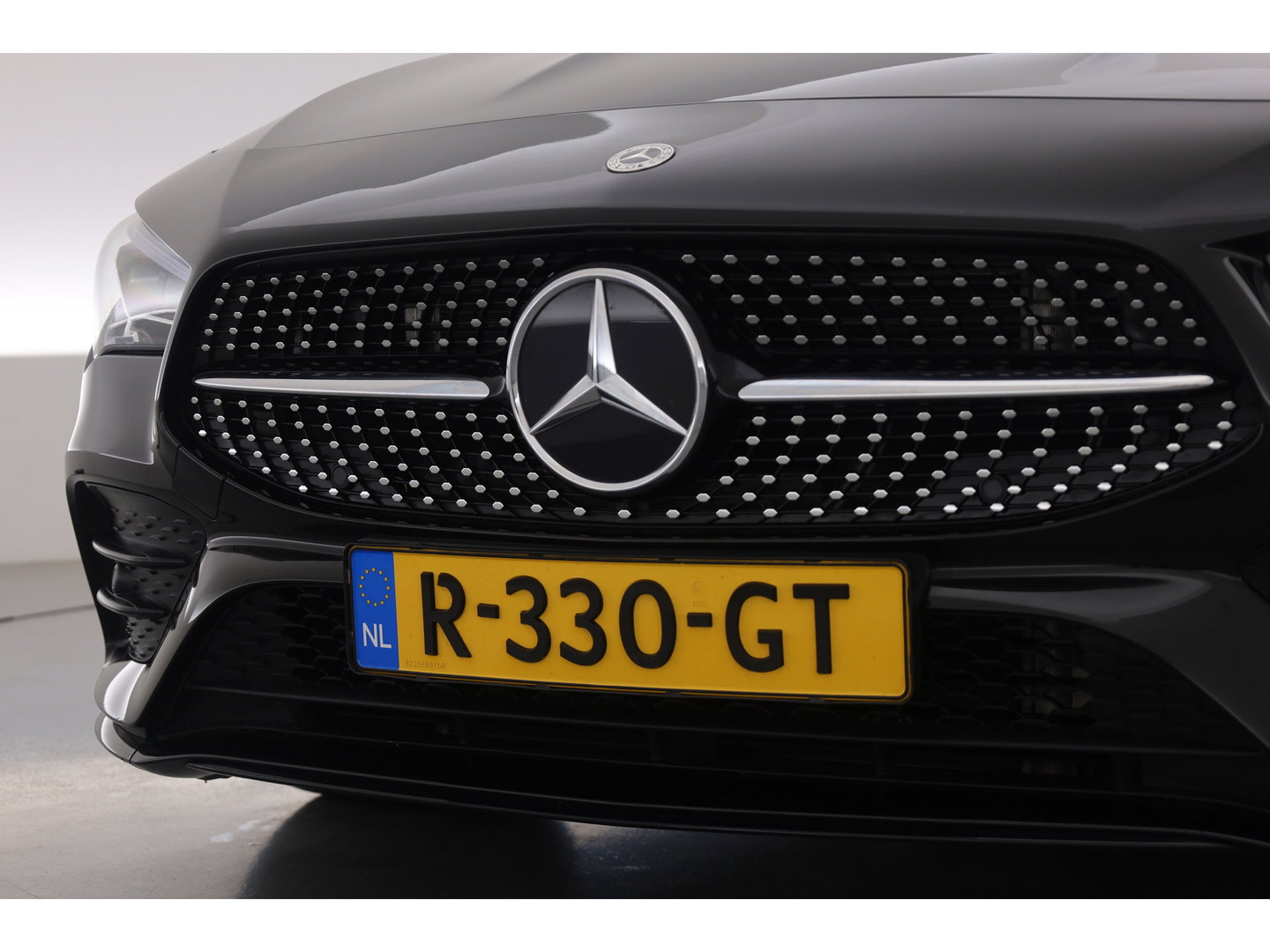 Mercedes-Benz CLA-Klasse Shooting Brake 180 Business Solution AMG | AMG-Styling | Matrix Led | CarPlay | Burmester | Stoelverw. | Panoramadak | DAB