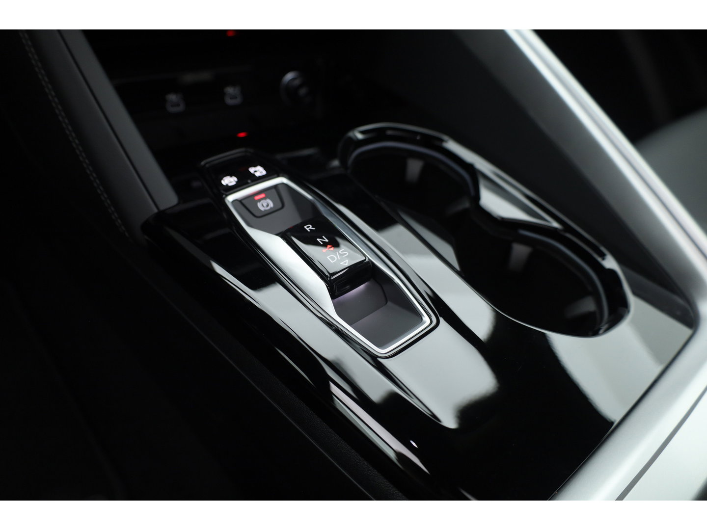 Audi Q5 2.0 TFSI e-hybrid quattro S edition | Dig. Cockpit | Trekhaak | Pano | 360cam | Adapt. Cruise | Memory | Leder | Keyless | Stoelverw. | Apple CarPlay