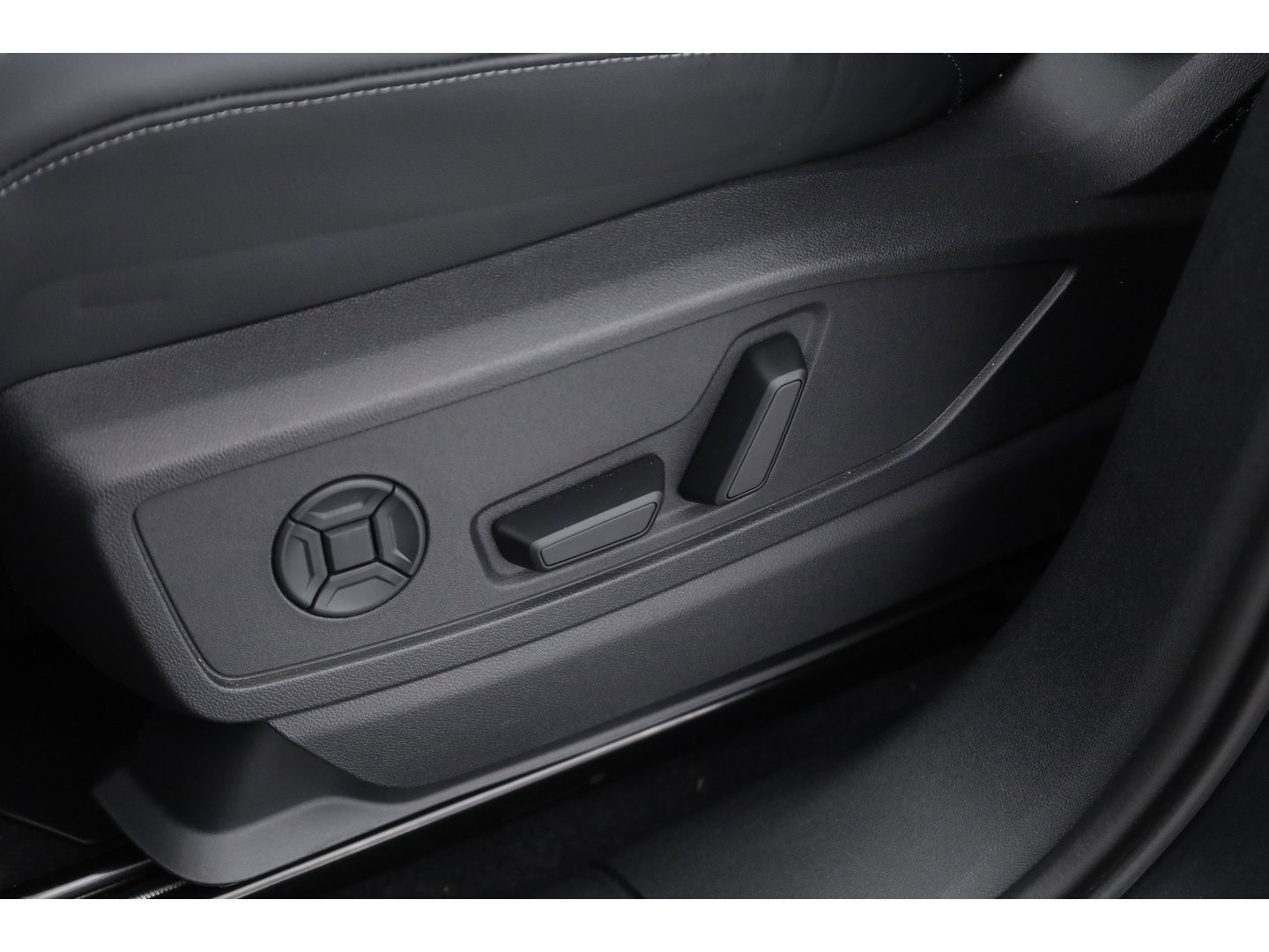 Audi Q5 2.0 TFSI e-hybrid quattro S edition | Dig. Cockpit | Trekhaak | Pano | 360cam | Adapt. Cruise | Memory | Leder | Keyless | Stoelverw. | Apple CarPlay