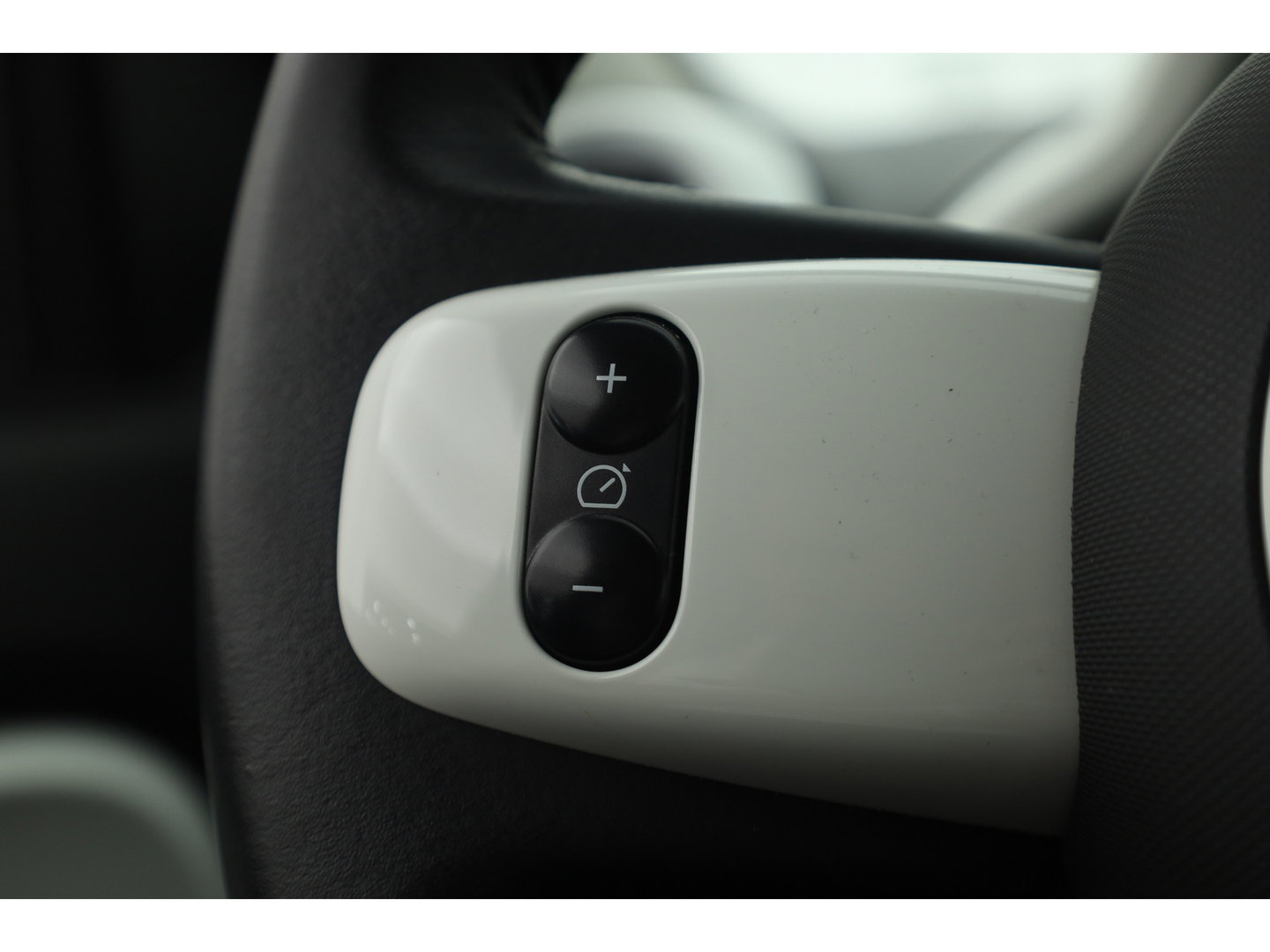 Renault Twingo Z.E. R80 Intens | SOH 96% | Camera | Apple CarPlay & Android Auto | Licht- Regensensor | DAB