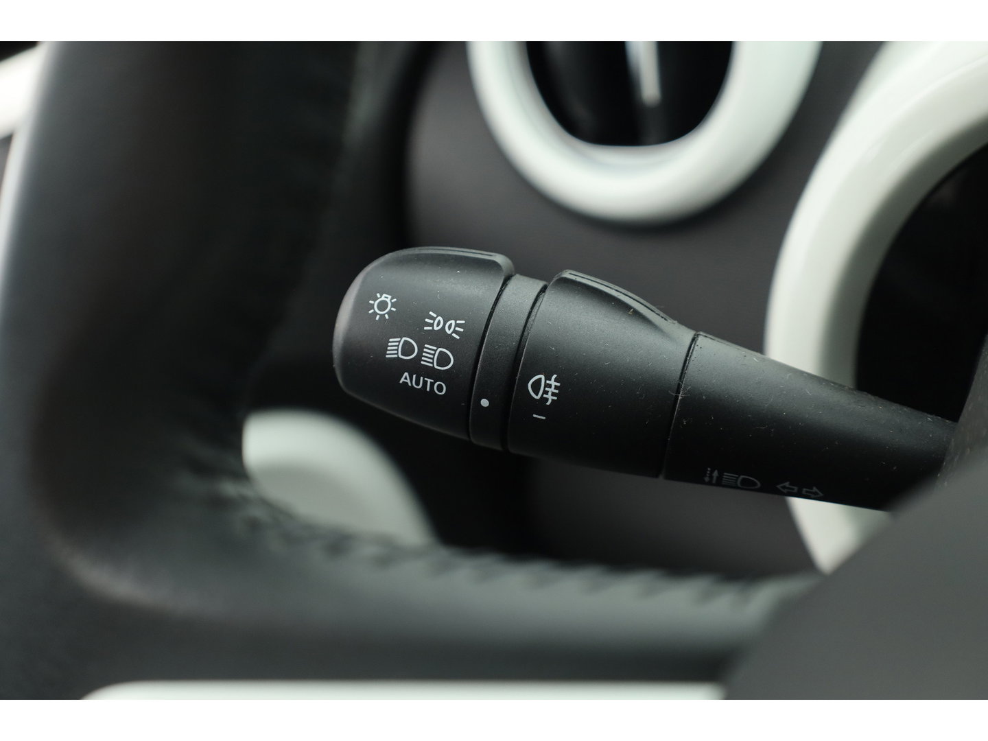 Renault Twingo Z.E. R80 Intens | SOH 96% | Camera | Apple CarPlay & Android Auto | Licht- Regensensor | DAB