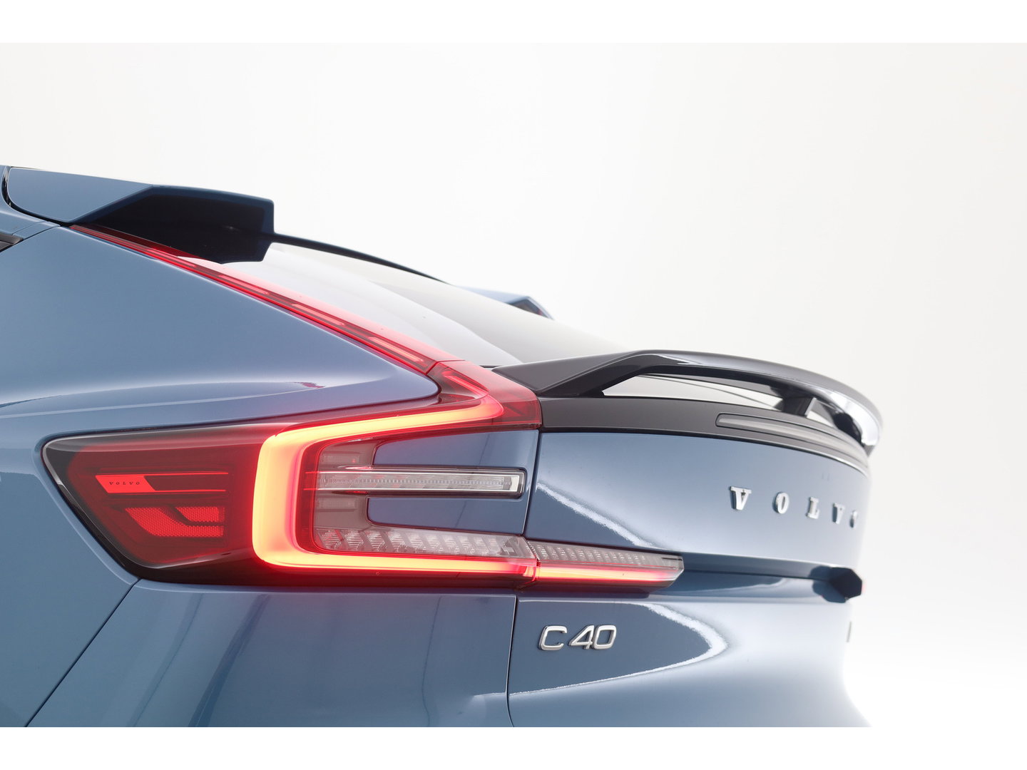 Volvo C40 Recharge Plus 69 kWh | 92% | Pano | 360cam | Harman Kardon | Pilot Assist | Stoel- Stuurverw. | Keyless |