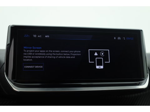 Peugeot 2008 1.2 Hybrid 145 Allure | All Seasons | Keyless | Apple CarPlay | Navi | Cruise | PDC V+A | 17''