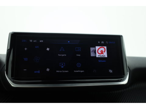 Peugeot 2008 1.2 Hybrid 145 Allure | All Seasons | Keyless | Apple CarPlay | Navi | Cruise | PDC V+A | 17''