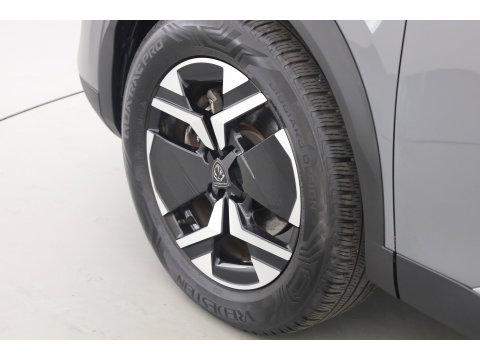 Peugeot 2008 1.2 Hybrid 145 Allure | All Seasons | Keyless | Apple CarPlay | Navi | Cruise | PDC V+A | 17''