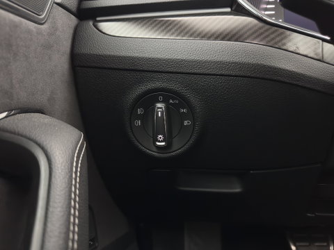 Škoda Superb Combi 1.4 TSI iV Sportline Business (Plug-in) (INCL.BTW) Aut. *PANO | LEATHER-MICROFIBRE | FULL-LED | DIGI-COCKPIT | HEATED-SPORTSEATS | KEYLESS | DAB+ | NAVI-FULLMAP | PRIVACYGLASS | SHIFT-PADDLES | AMBIENT-LIGHT | ECC | PDC | CRUSIE |