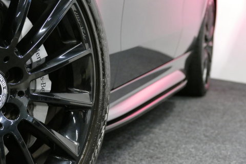 Mercedes-Benz C-Klasse 200 AMG Line / Orig. Nederlands / C63S AMG Diffuser / Panamericana Grille / Panoramadak / Elektr. verstelbare voorstoelen (links met memory) / Apple Carplay - Android Auto / Stoelverwarming / Ambienteverlichting / High Performance LED koplampen / Achterui