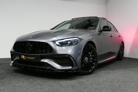 Mercedes-Benz C-Klasse 200 AMG Line / Orig. Nederlands / C63S AMG Diffuser / Panamericana Grille / Panoramadak / Elektr. verstelbare voorstoelen (links met memory) / Apple Carplay - Android Auto / Stoelverwarming / Ambienteverlichting / High Performance LED koplampen / Achterui