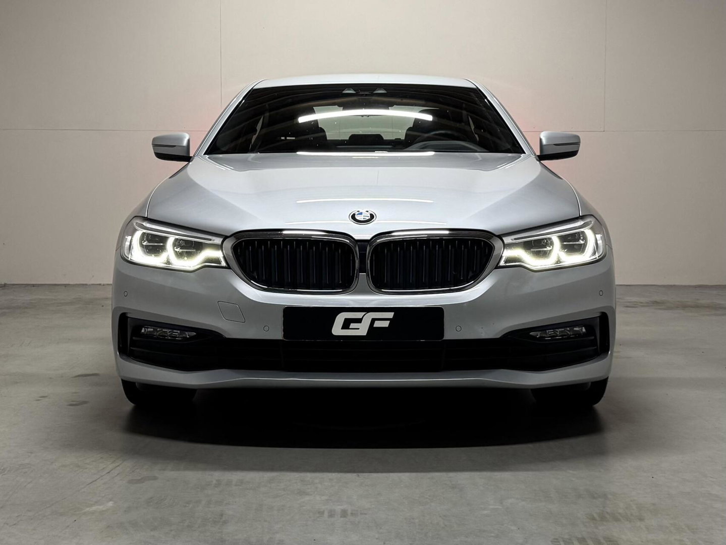 BMW 5 Serie 530e iPerformance M-Sport Leer Sfeer CarPlay Memory